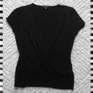 (NWOT) BROOKS BROTHERS Saxxon Wool V Top